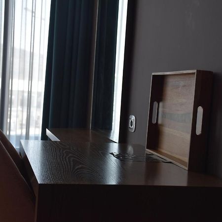 Coco Hotel Тирана Екстериор снимка