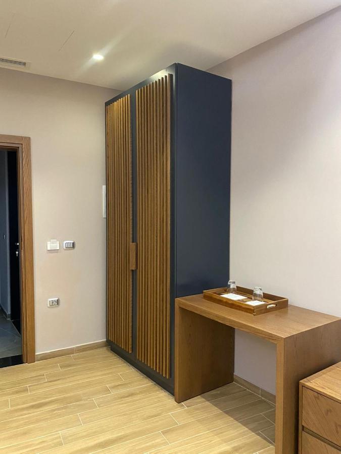 Coco Hotel Тирана Екстериор снимка