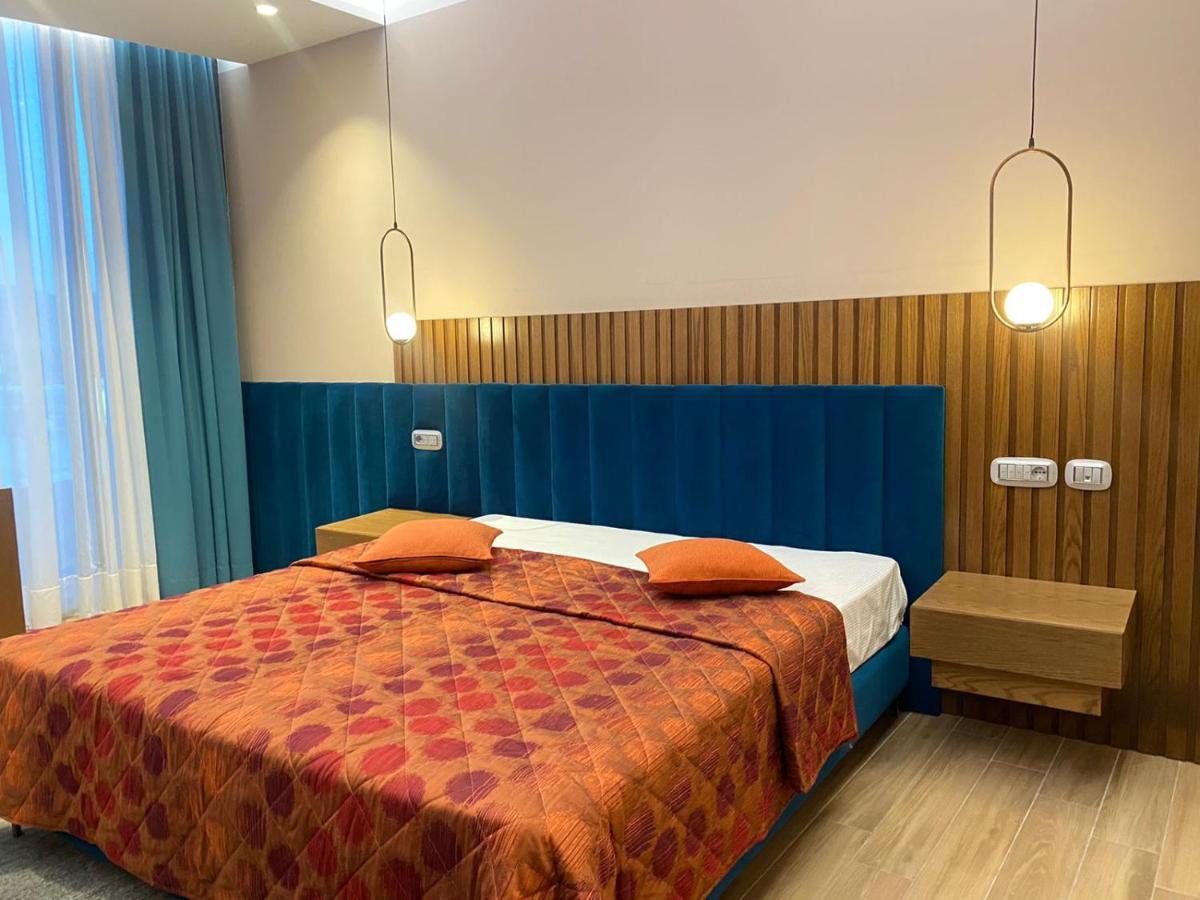 Coco Hotel Тирана Екстериор снимка