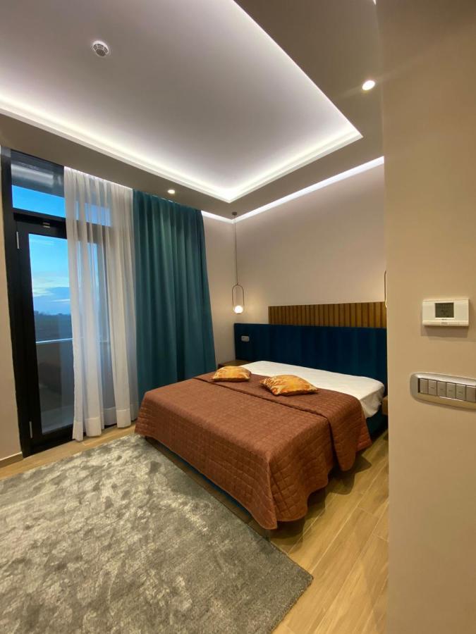 Coco Hotel Тирана Екстериор снимка