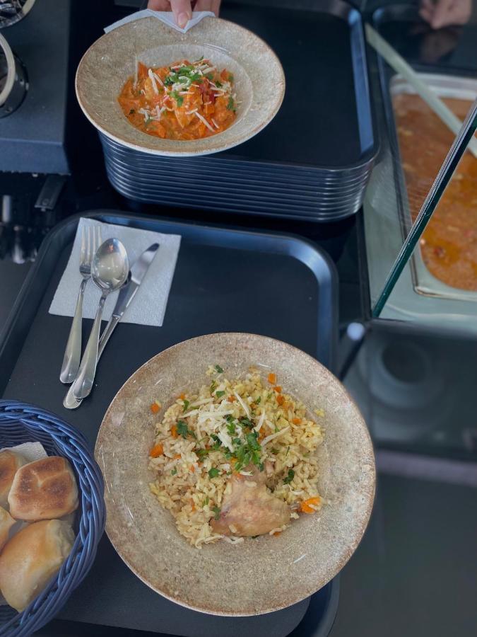 Coco Hotel Тирана Екстериор снимка