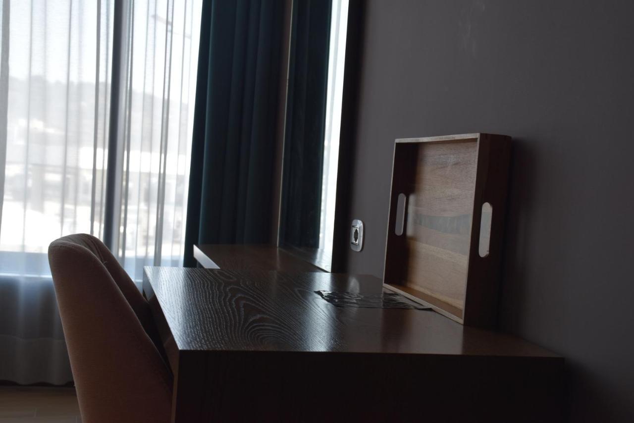 Coco Hotel Тирана Екстериор снимка