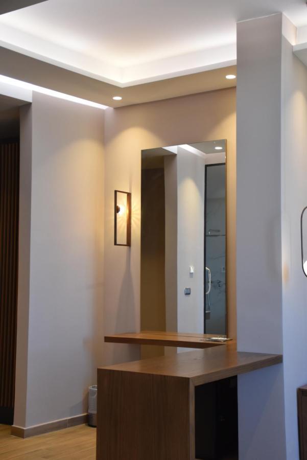 Coco Hotel Тирана Екстериор снимка