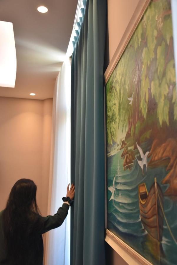 Coco Hotel Тирана Екстериор снимка