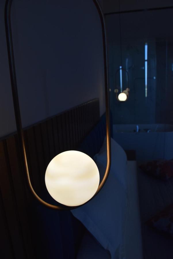 Coco Hotel Тирана Екстериор снимка