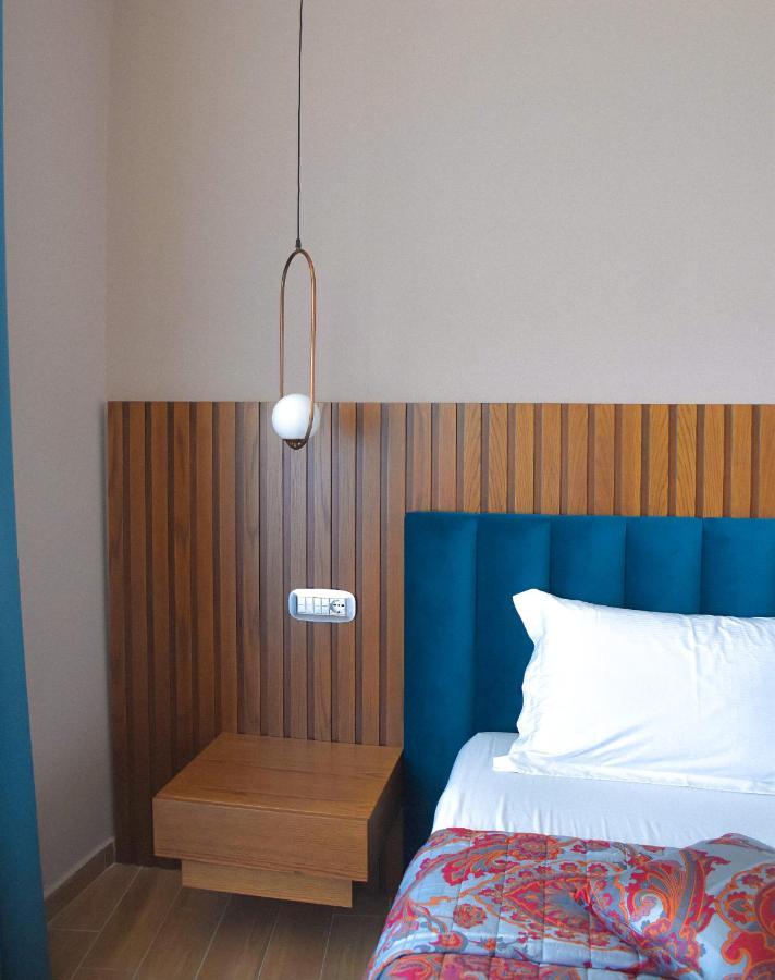 Coco Hotel Тирана Екстериор снимка