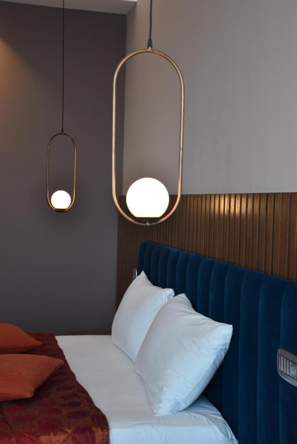 Coco Hotel Тирана Екстериор снимка