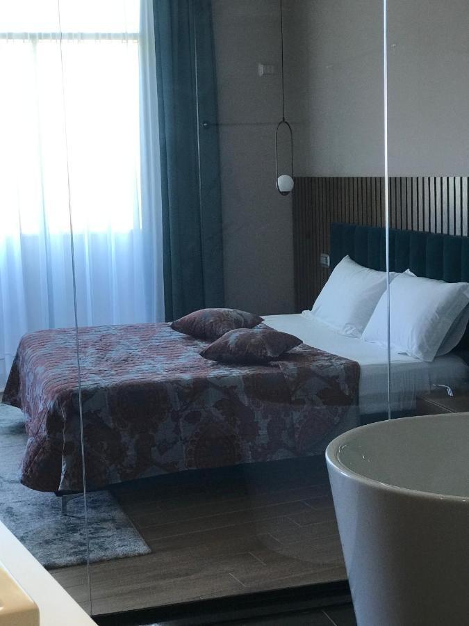 Coco Hotel Тирана Екстериор снимка