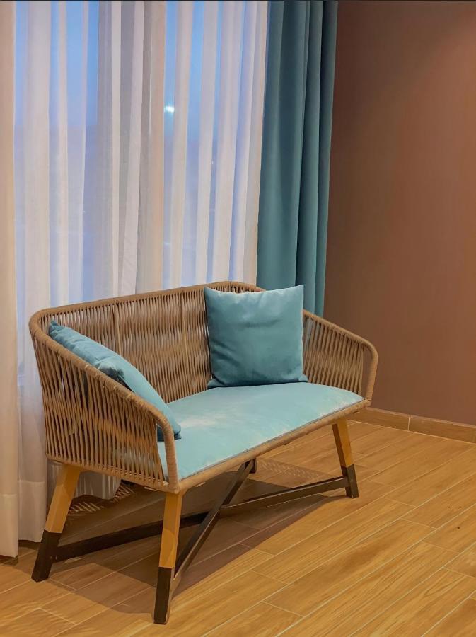 Coco Hotel Тирана Екстериор снимка