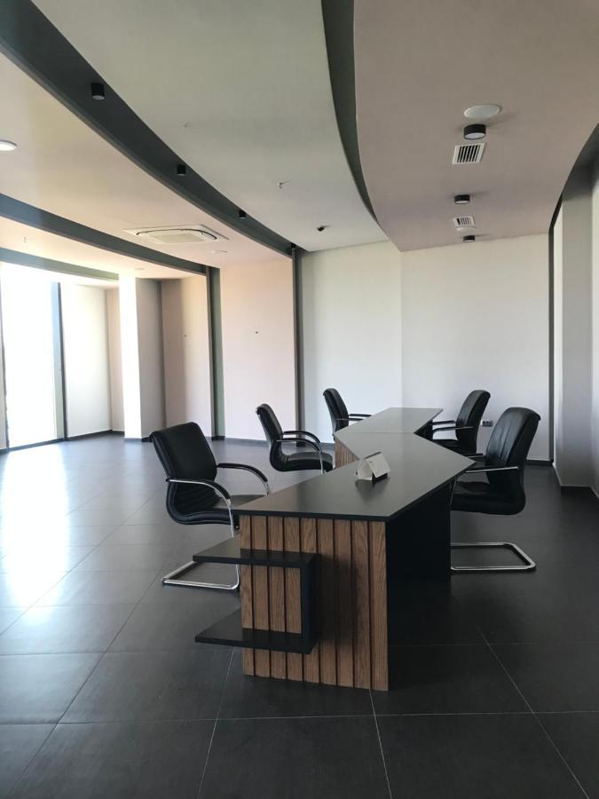Coco Hotel Тирана Екстериор снимка