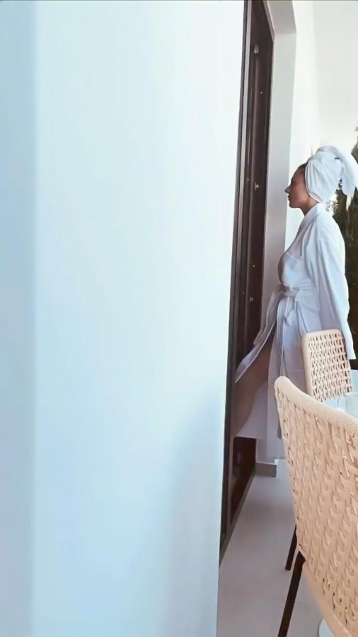 Coco Hotel Тирана Екстериор снимка